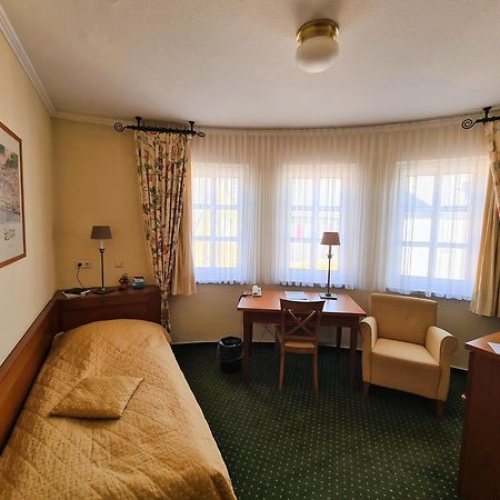 Hotel Zur Post Waldbreitbach Екстериор снимка