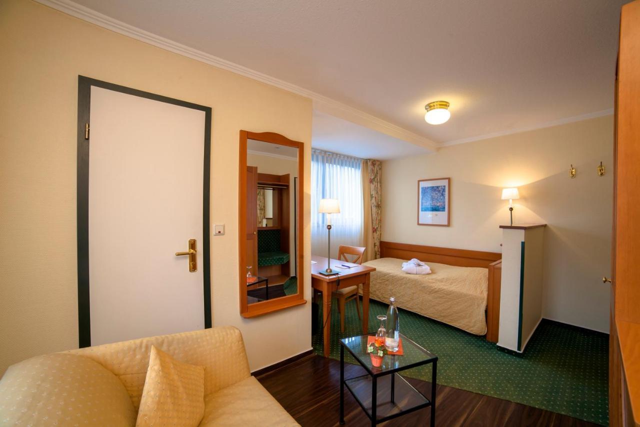 Hotel Zur Post Waldbreitbach Екстериор снимка