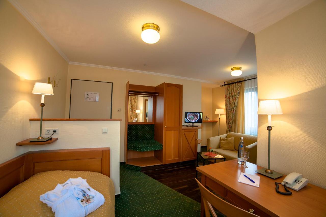 Hotel Zur Post Waldbreitbach Екстериор снимка